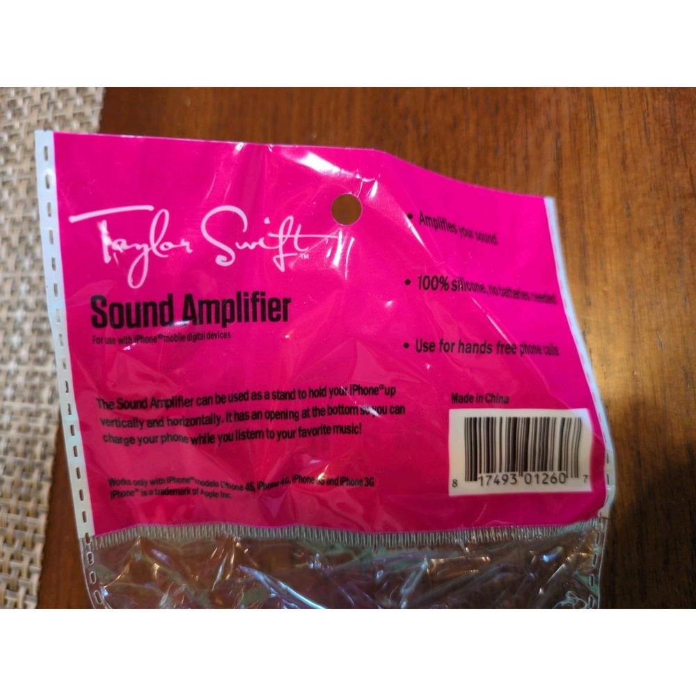 NEW SEALED TAYLOR SWIFT Red 2013 World Tour SOUND AMPLIFIER PHONE CASE - Picture 3 of 4